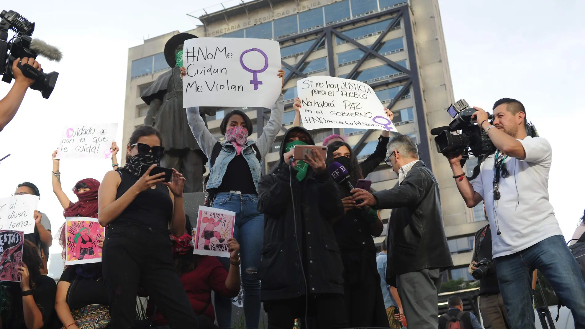 MARCHA FEMINISTA (110)